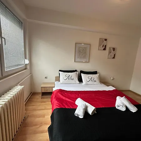 Aleksa 4 *